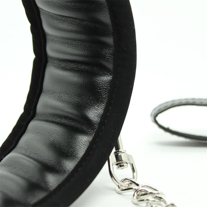 Collar con Correa de Metal e Interior Acolchado Negro 5