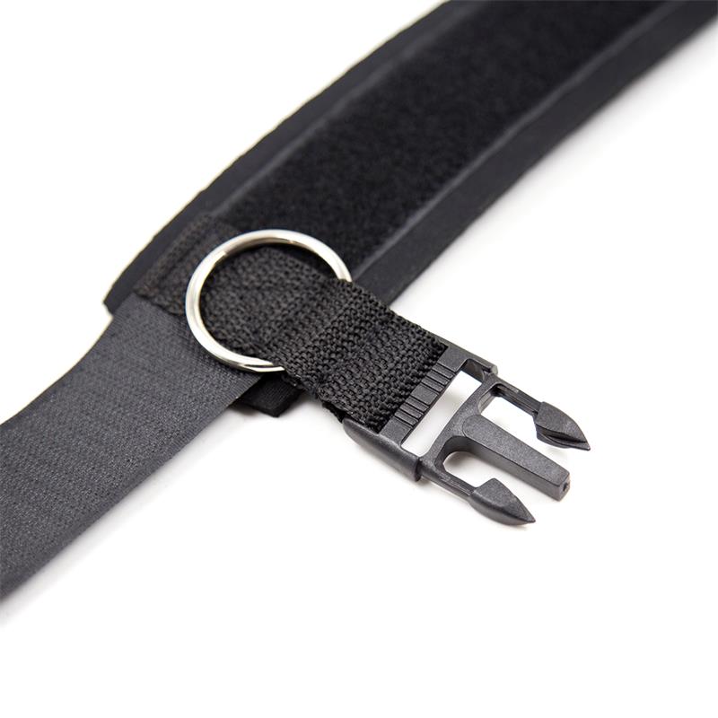 Esposas de Neopreno con Velcro Negro 5